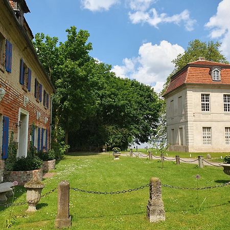 Gesindehaus Am Schloss Kummerower See Kummerow  외부 사진